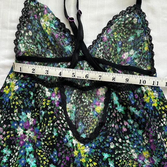Vintage Victoria’s Secret Babydoll Chemise – Black Floral Lace – Size Small - Picture 4 of 4